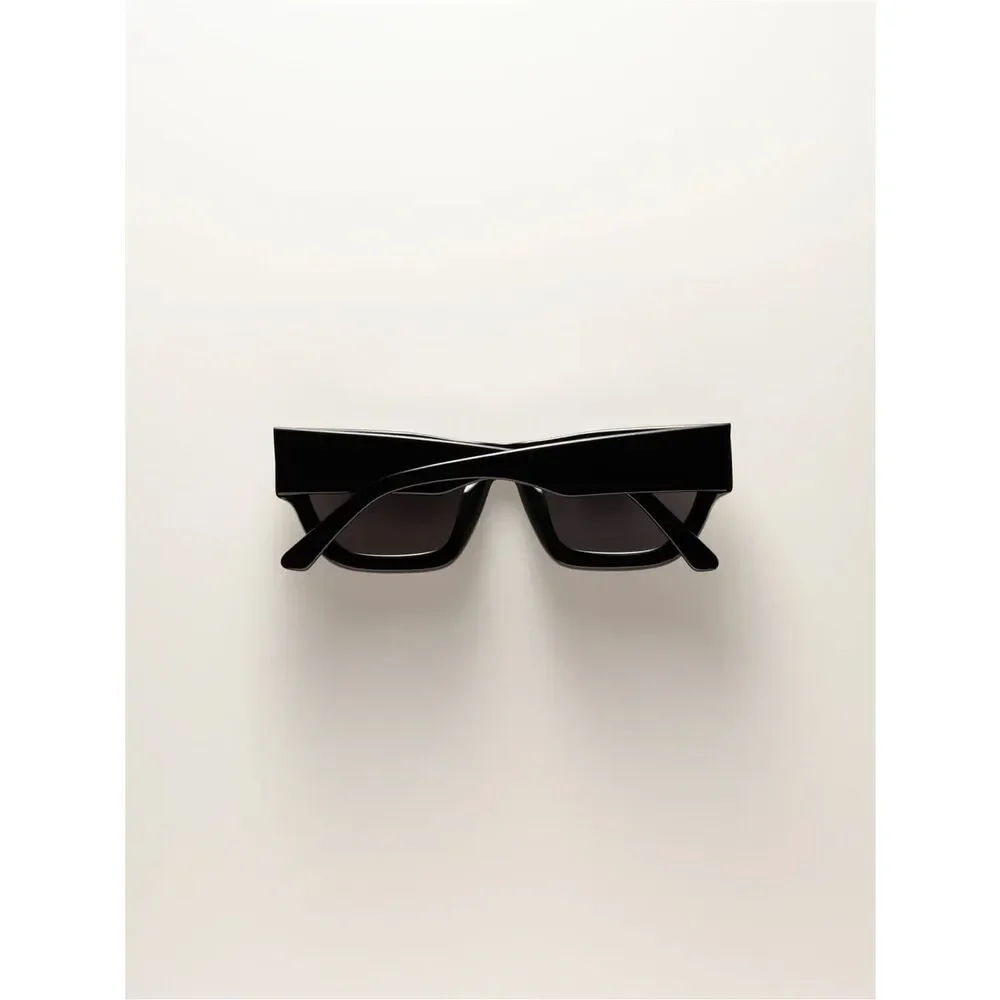 VEHLA Finn sunglasses in black smoke